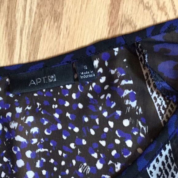 Ladies sheer print top in small from APT 9 NWT - Picture 6 of 8
